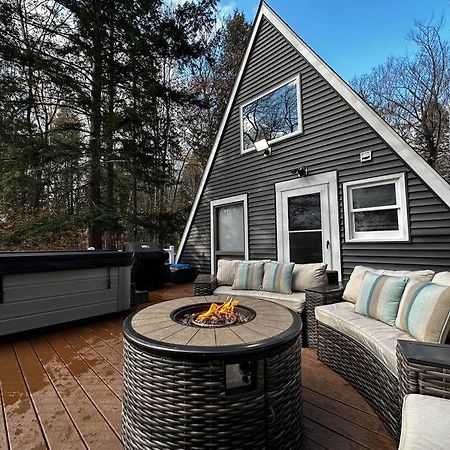 הוילה Tamworth New! Cozy & Modern A-Frame In The Woods W/Hot Tub מראה חיצוני תמונה