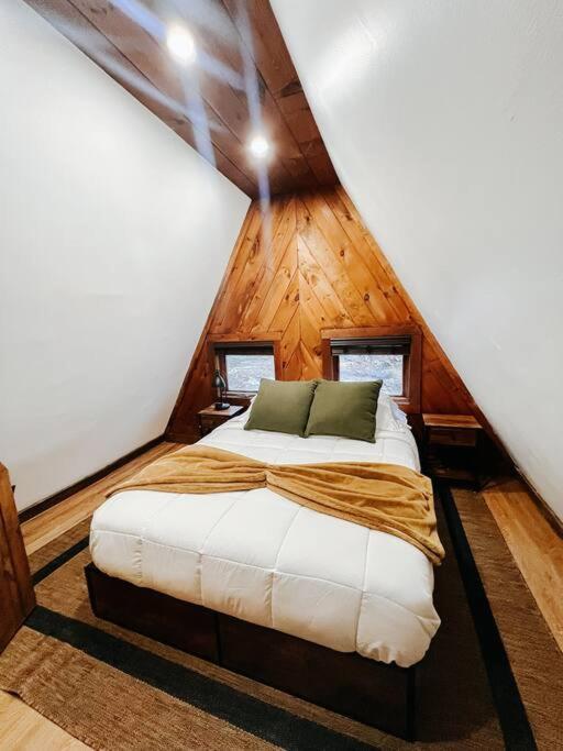 הוילה Tamworth New! Cozy & Modern A-Frame In The Woods W/Hot Tub מראה חיצוני תמונה