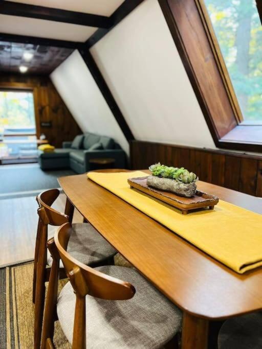 הוילה Tamworth New! Cozy & Modern A-Frame In The Woods W/Hot Tub מראה חיצוני תמונה