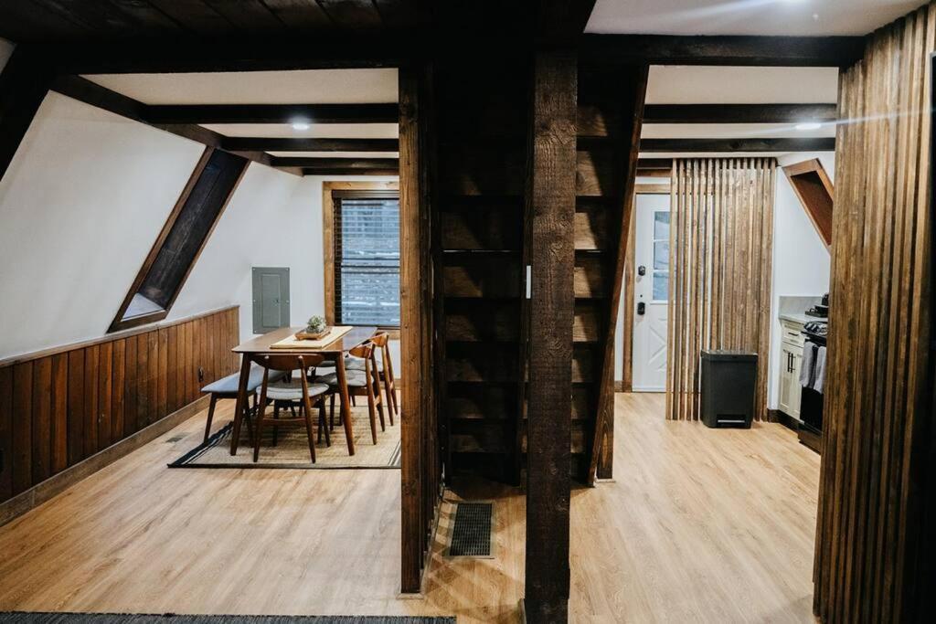 הוילה Tamworth New! Cozy & Modern A-Frame In The Woods W/Hot Tub מראה חיצוני תמונה
